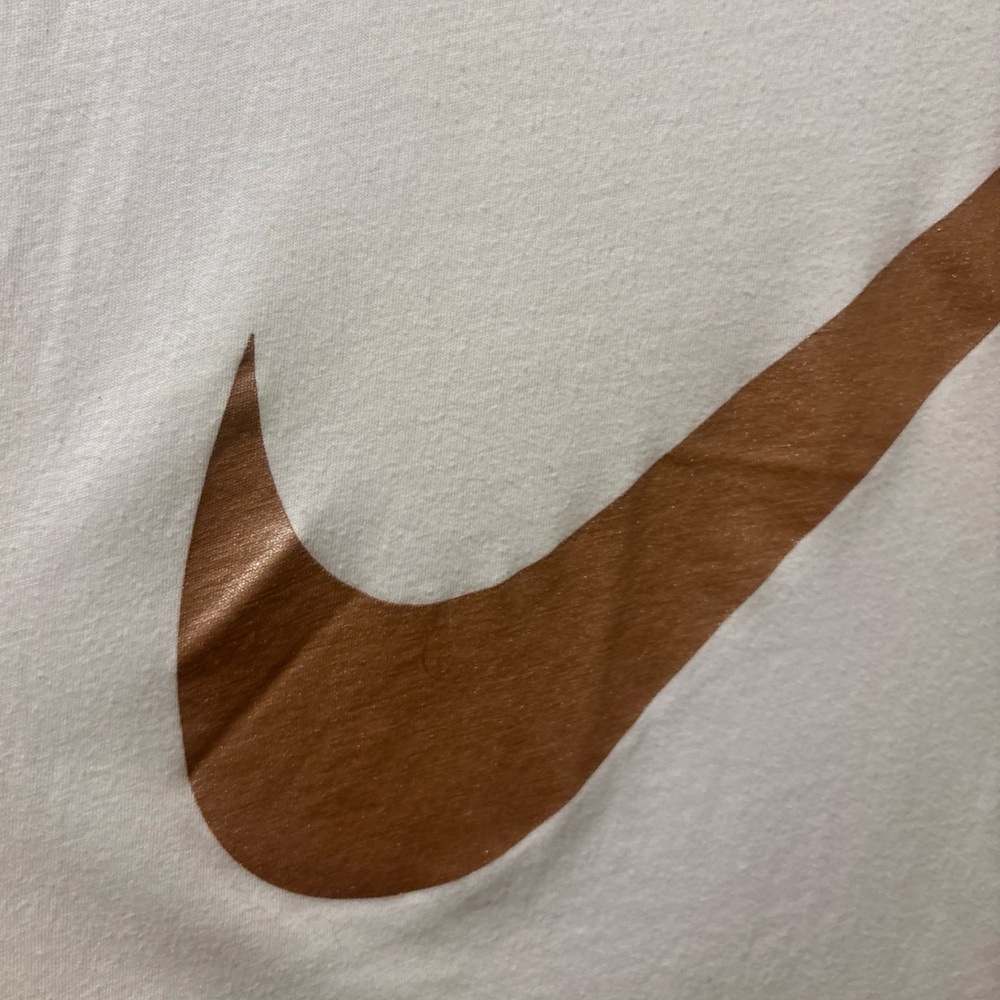 Women’s Nike White Swoosh Short Sleeve LooseT-shirt - Picture 3 of 7